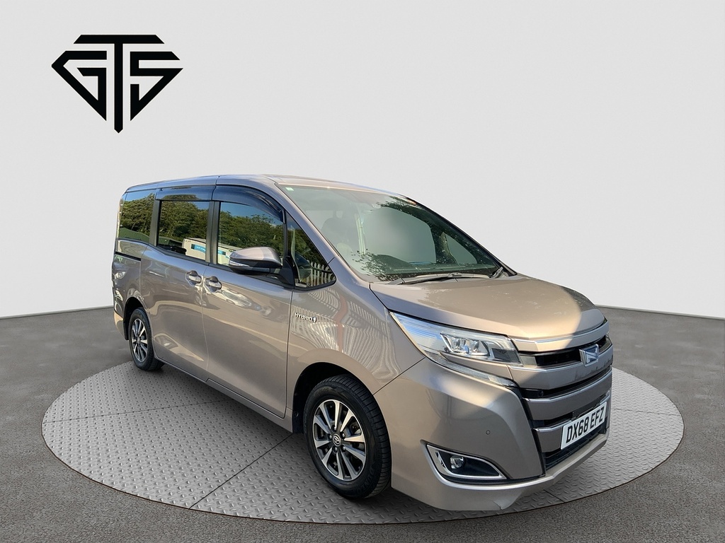 Toyota Noah Hybrid G Brown