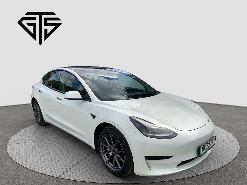Tesla Model 3 Standard Range Plus White