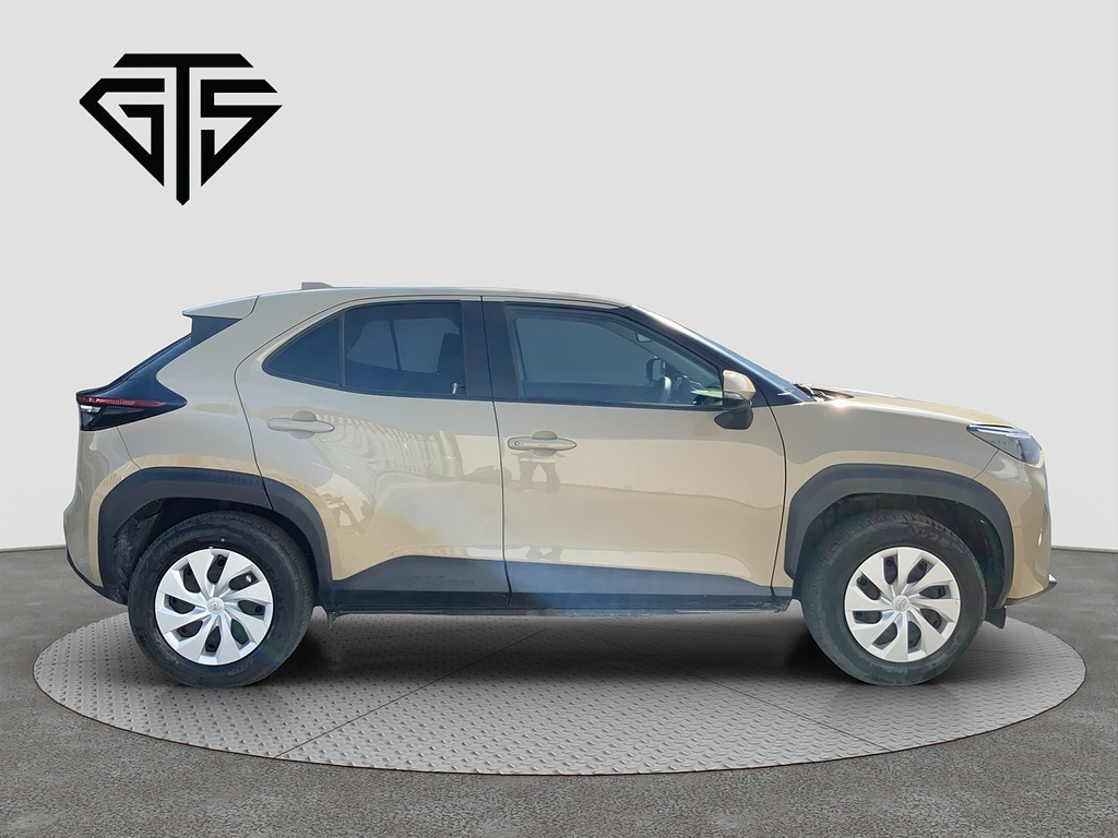 Toyota Yaris Cross Hybrid X Beige #2