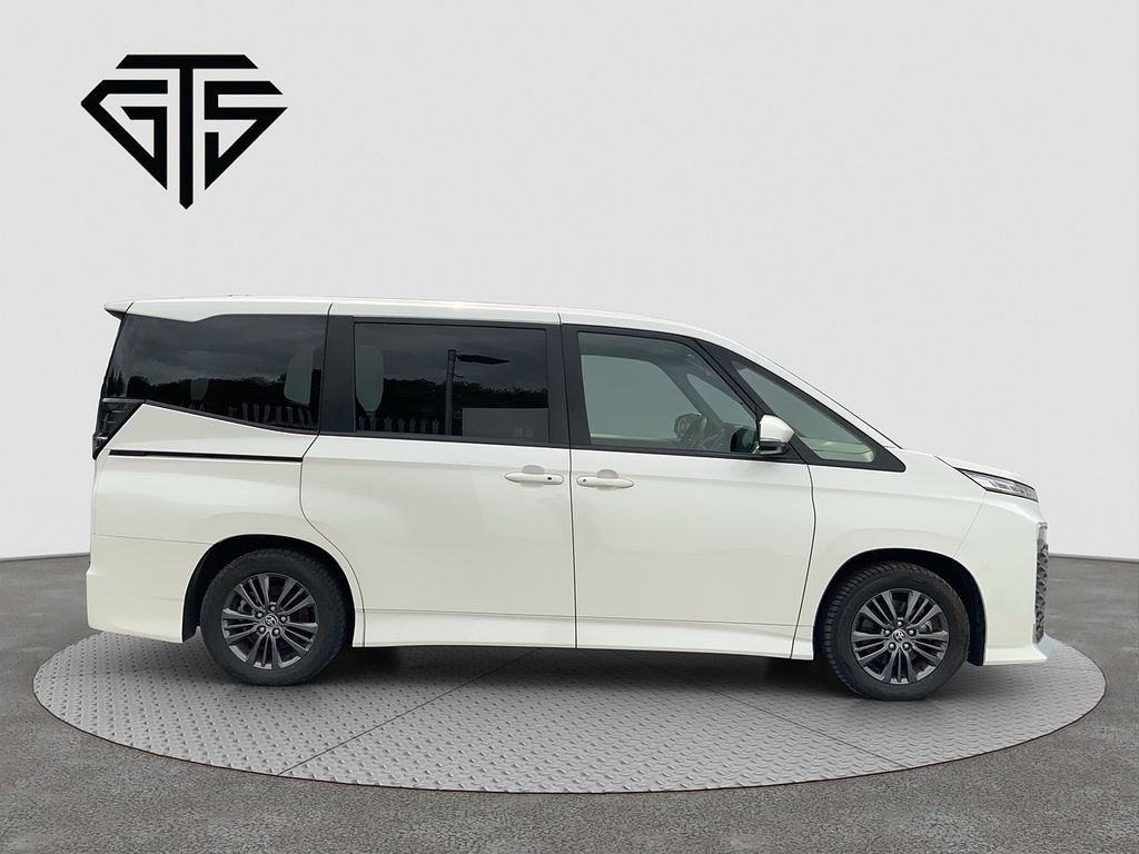 Toyota Voxy Hybrid S-g   #2