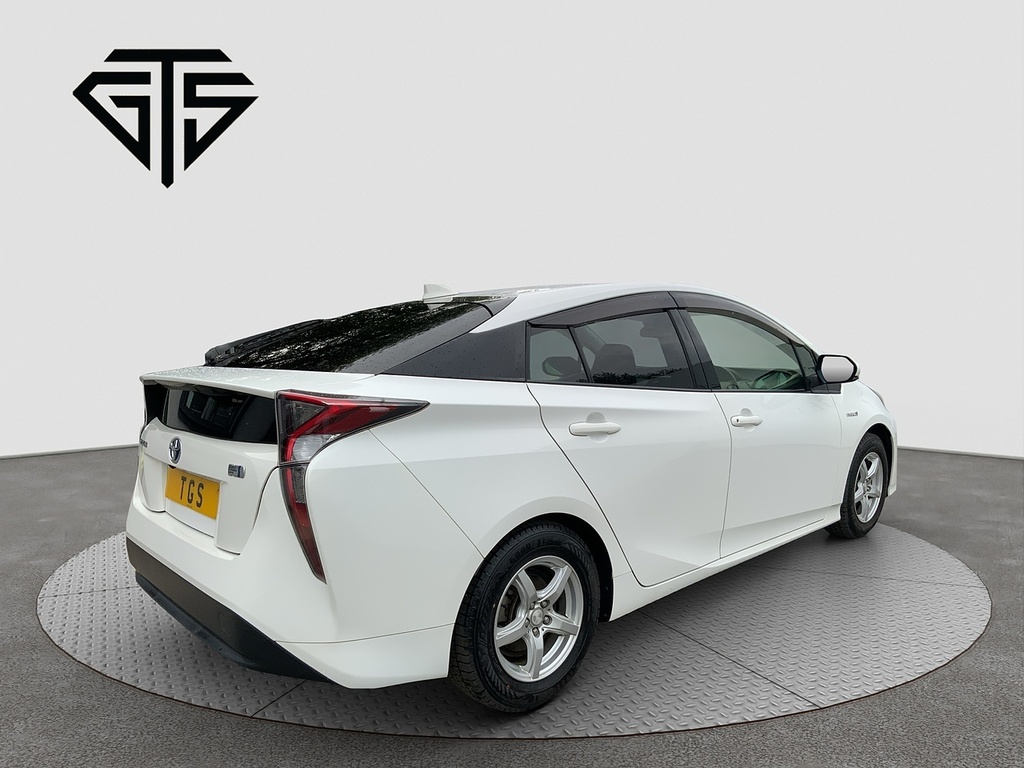 Toyota Prius S White #3