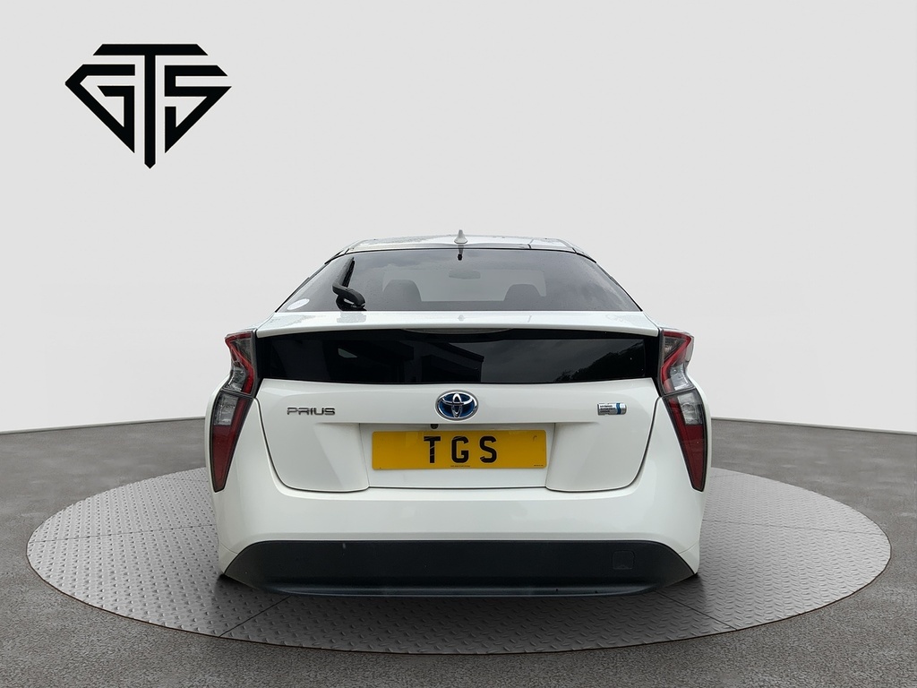 Toyota Prius S White #4