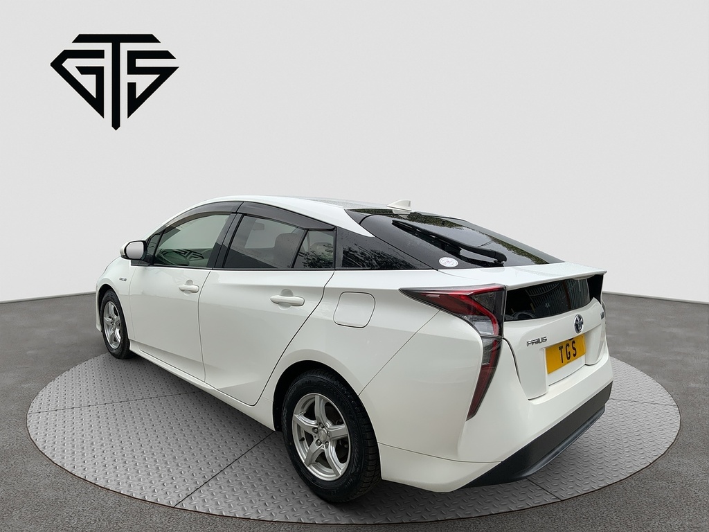 Toyota Prius S White #5