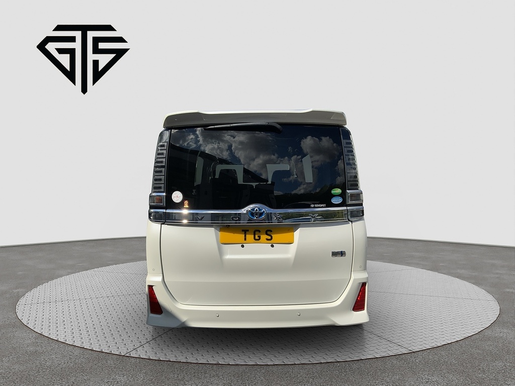 Toyota Voxy Hybrid Zs Kiramki3  #4