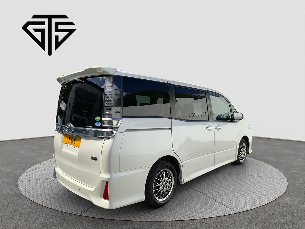 Toyota Voxy Hybrid Zs Kiramki3  #3