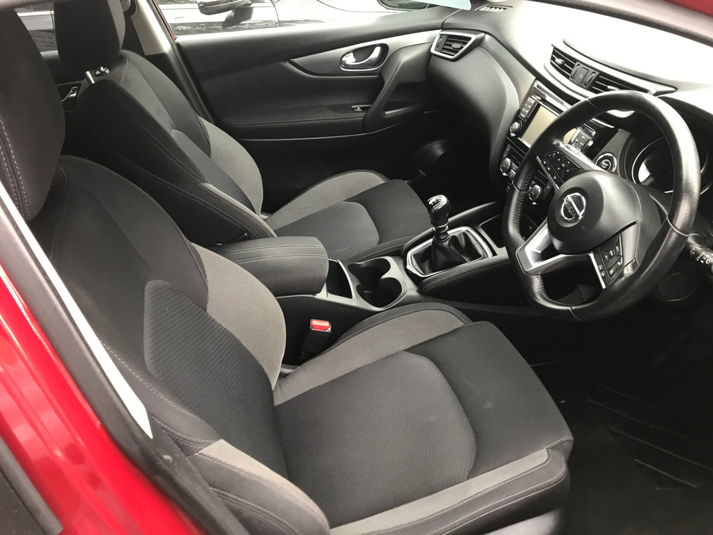 Nissan Qashqai 1.2 Dig-t N-connecta Suv Euro 6 GL18PPF Red #3