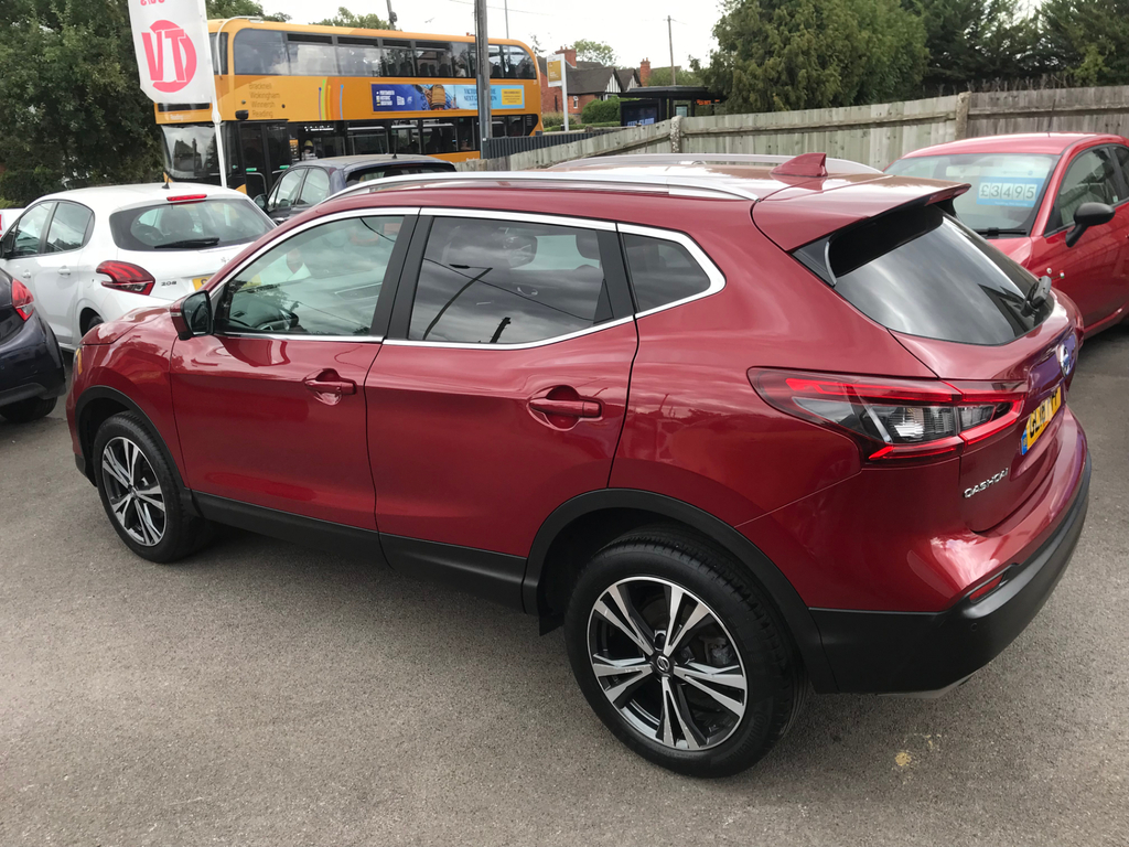 Nissan Qashqai 1.2 Dig-t N-connecta Suv Euro 6 GL18PPF Red #4