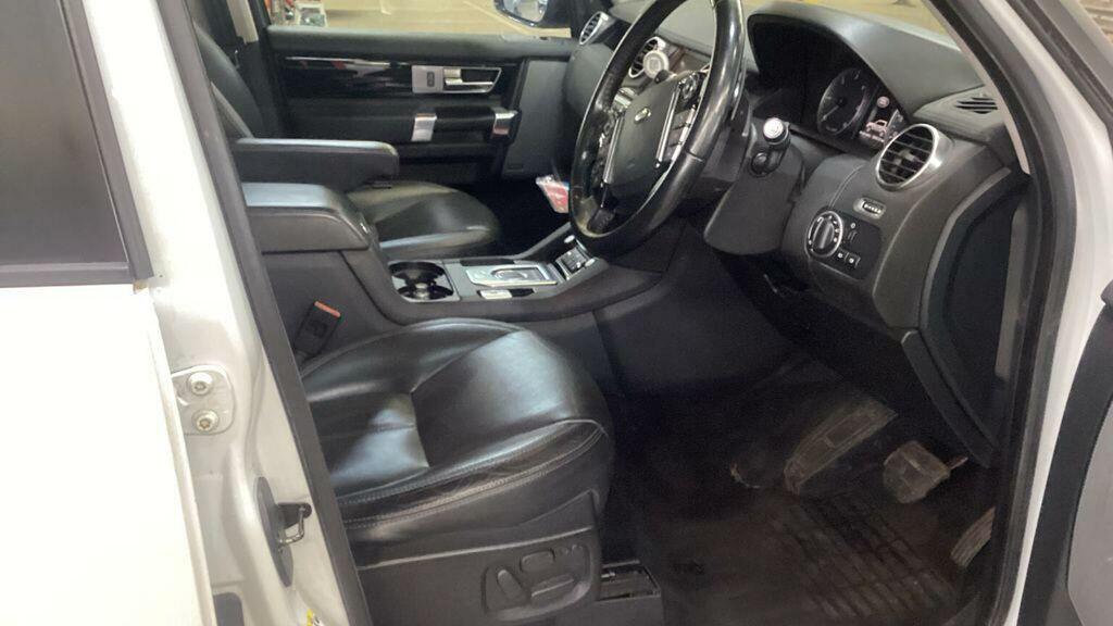 Land Rover Discovery 4 Diesel White #11