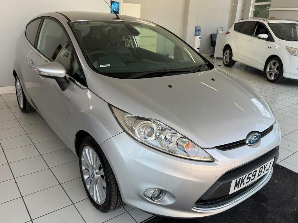 Ford Fiesta Hatchback 1.4 Titanium 200959 Silver