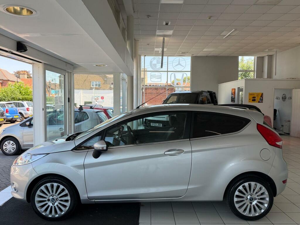 Ford Fiesta Hatchback 1.4 Titanium 200959 Silver #6