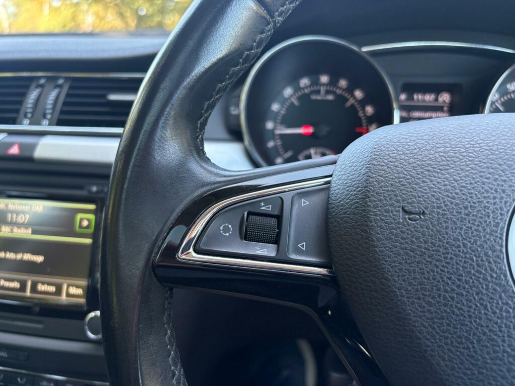 Skoda Superb 1.6 Tdi Se Greenline III Euro 5 Ss White #24