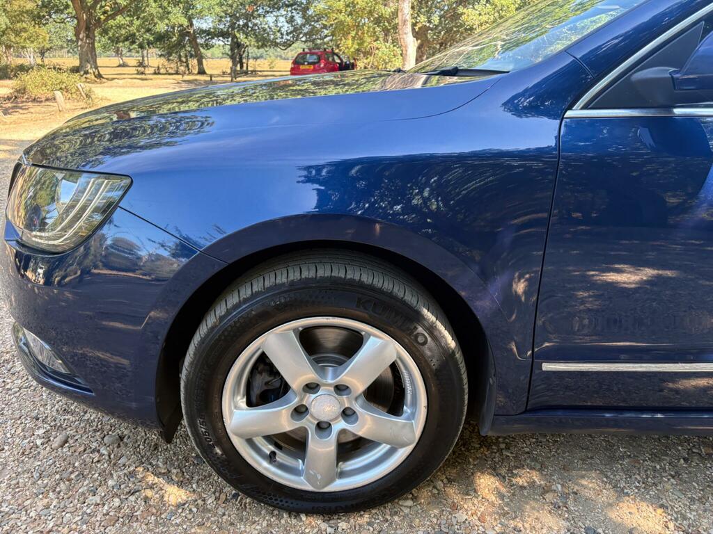 Skoda Superb 1.6 Tdi Se Greenline III Euro 5 Ss White #26