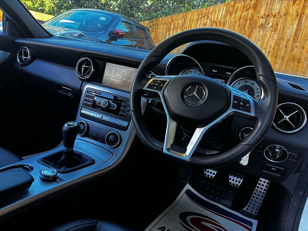 Mercedes-Benz SLK Slk200 Convertible 1.8 White #3