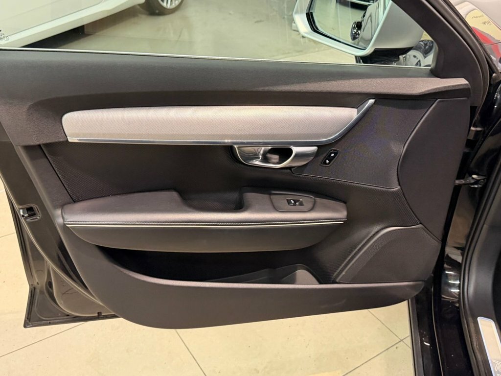 Volvo S90 Saloon 2.0 D4 Momentum Euro 6 Ss 2018 Gold #24