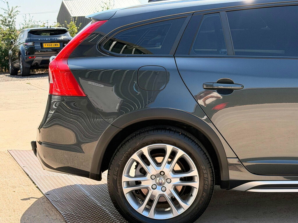 Volvo V60 Cross Country Se Nav Brown #23