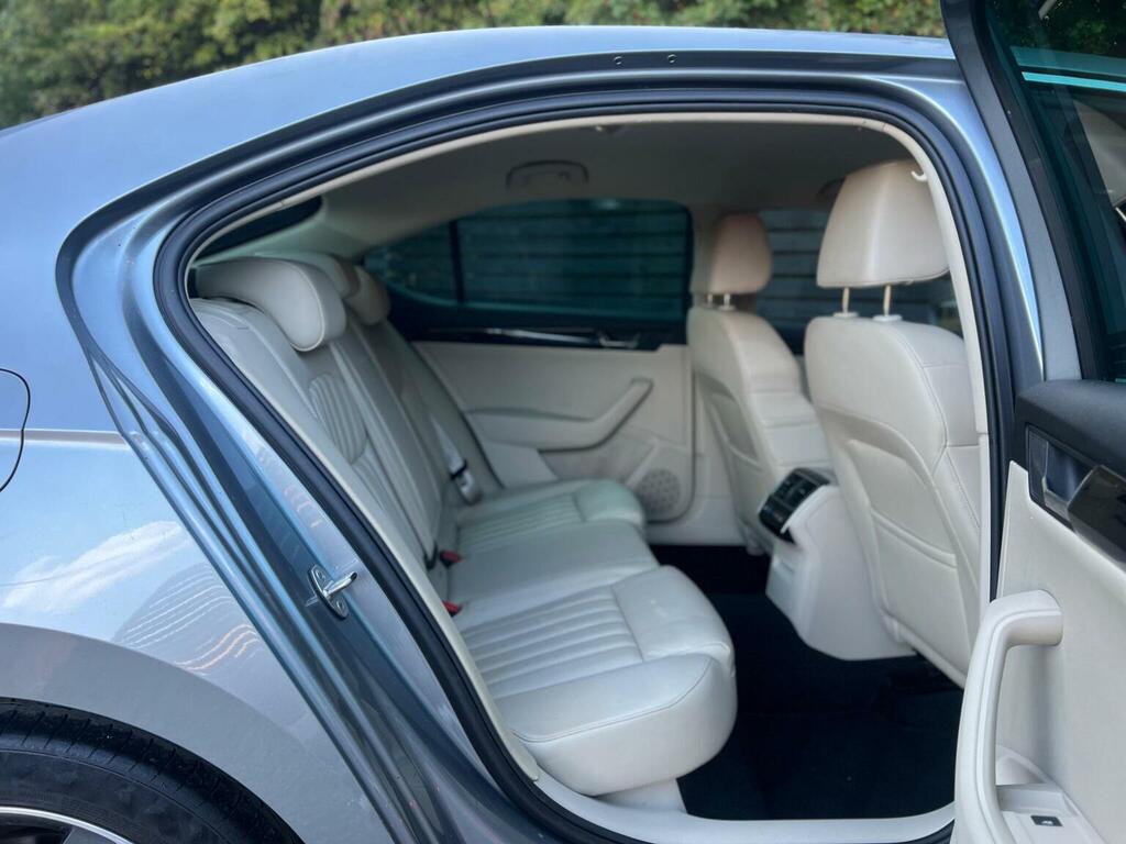 Skoda Superb 2.0 Tdi Elegance Dsg Euro 5 Ss White #36