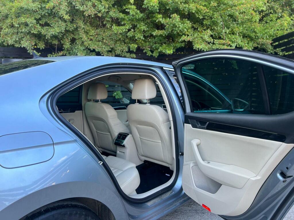 Skoda Superb 2.0 Tdi Elegance Dsg Euro 5 Ss White #34