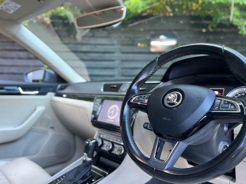 Skoda Superb 2.0 Tdi Elegance Dsg Euro 5 Ss White #51