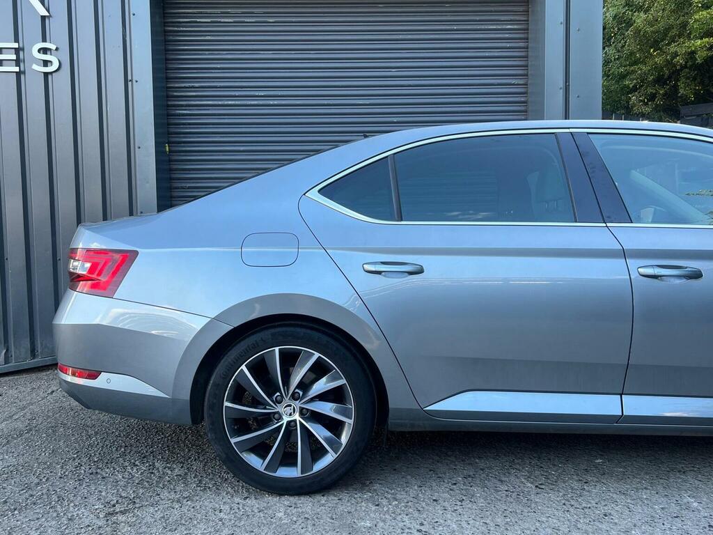 Skoda Superb 2.0 Tdi Elegance Dsg Euro 5 Ss White #13