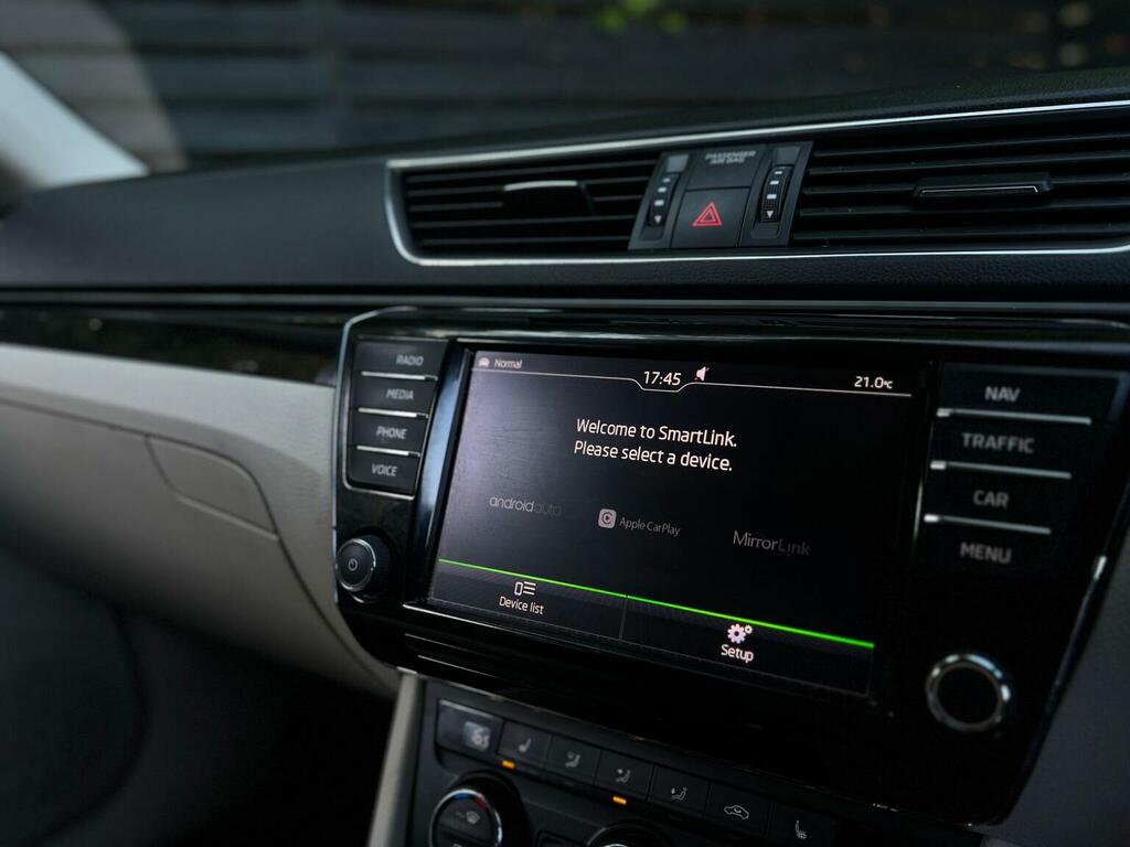 Skoda Superb 2.0 Tdi Elegance Dsg Euro 5 Ss White #48