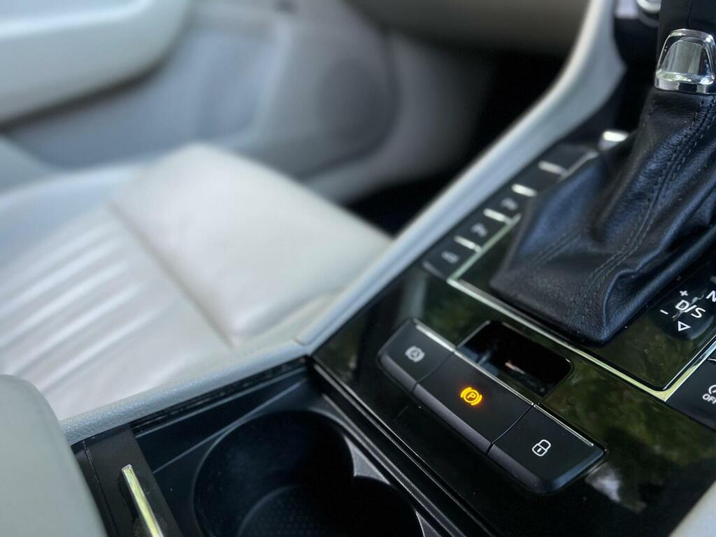 Skoda Superb 2.0 Tdi Elegance Dsg Euro 5 Ss White #54
