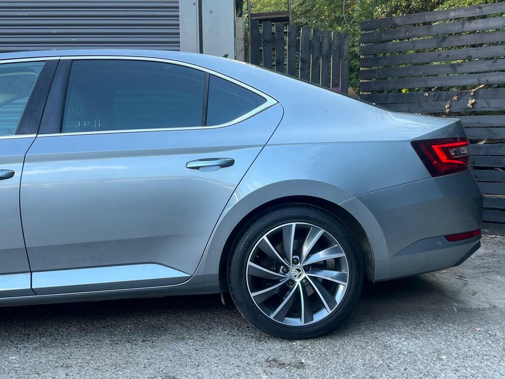 Skoda Superb 2.0 Tdi Elegance Dsg Euro 5 Ss White #12
