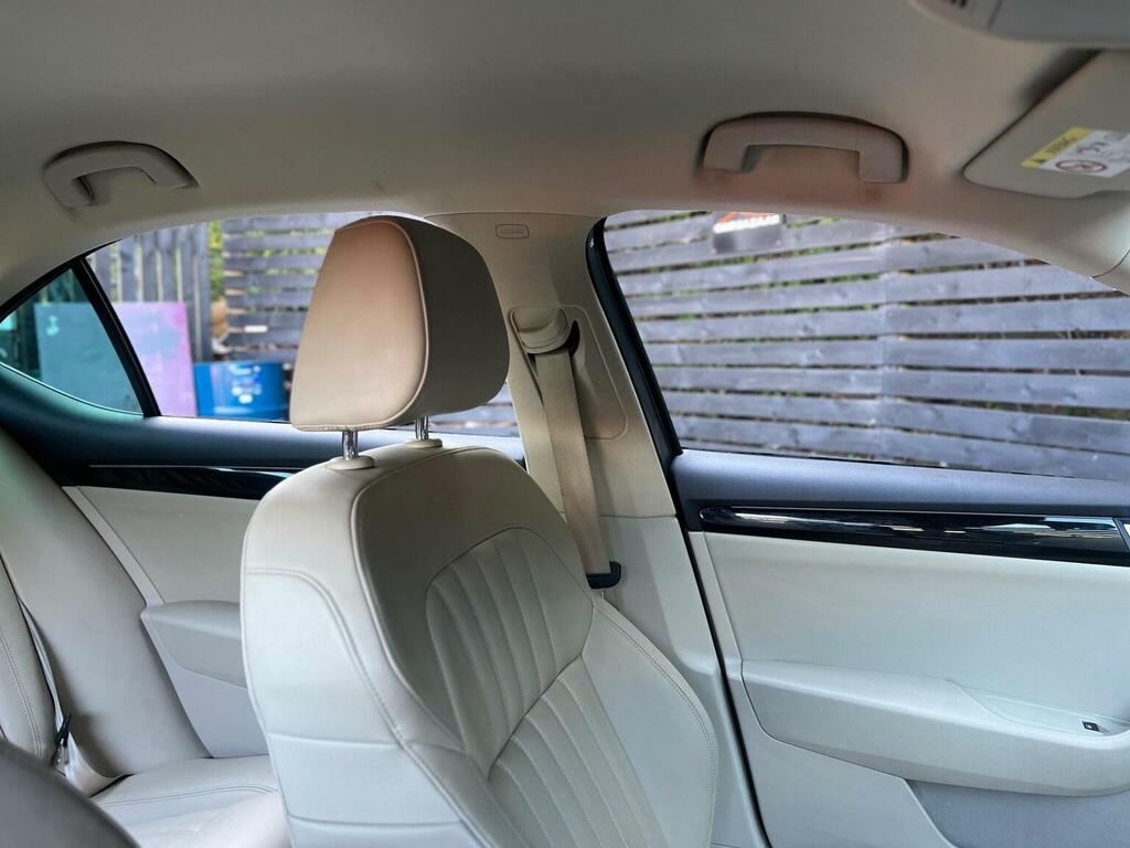 Skoda Superb 2.0 Tdi Elegance Dsg Euro 5 Ss White #50