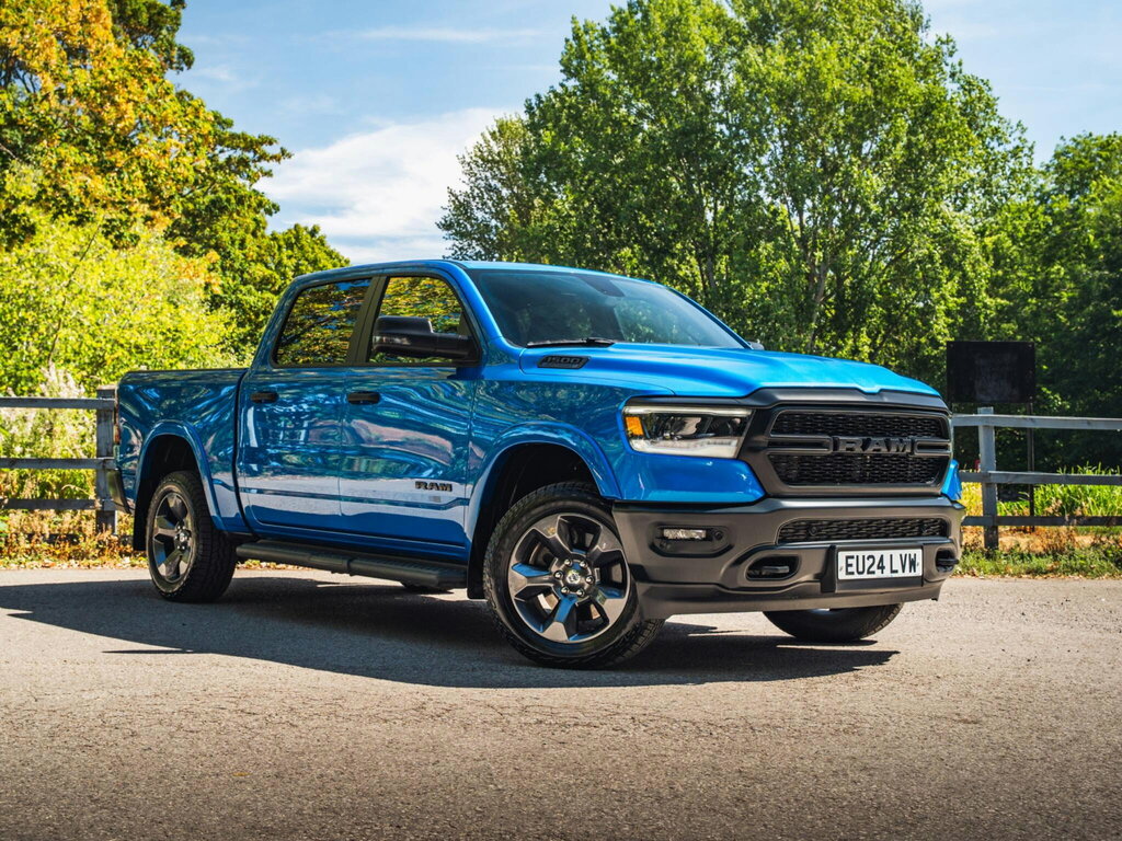 Dodge RAM 1500 5.7 Hemi Built To Serve Edition Blue