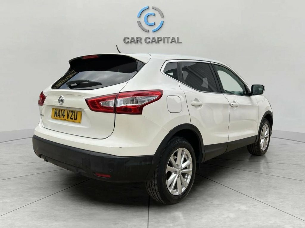Nissan Qashqai 1.2L Acenta Premium WA14VZU White #5