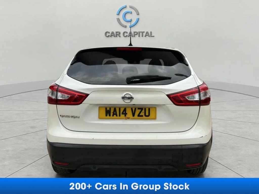 Nissan Qashqai 1.2L Acenta Premium WA14VZU White #6