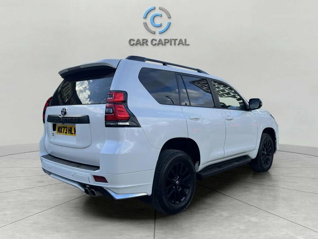 Toyota Land Cruiser Mpv White #4