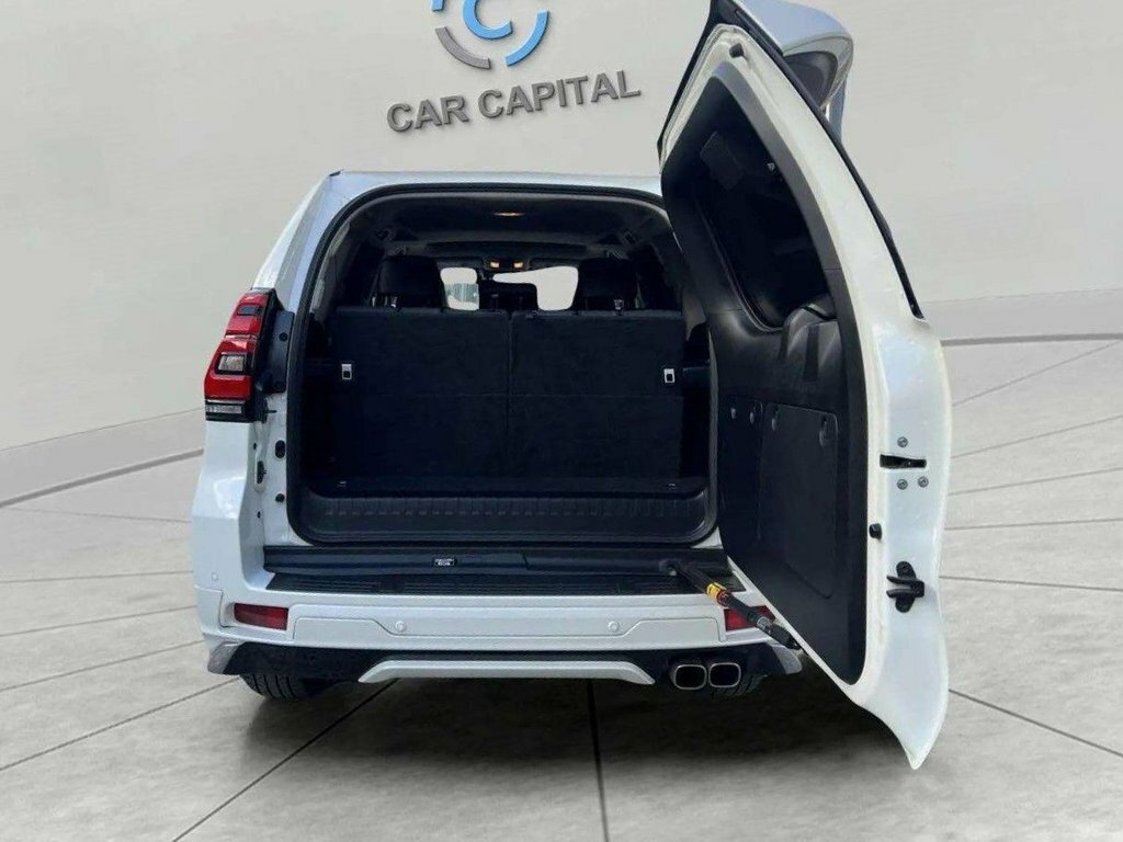 Toyota Land Cruiser Mpv White #6
