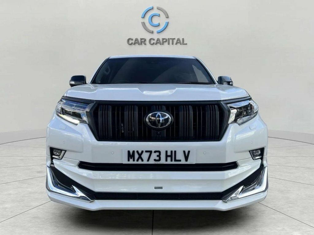 Toyota Land Cruiser Mpv White #2