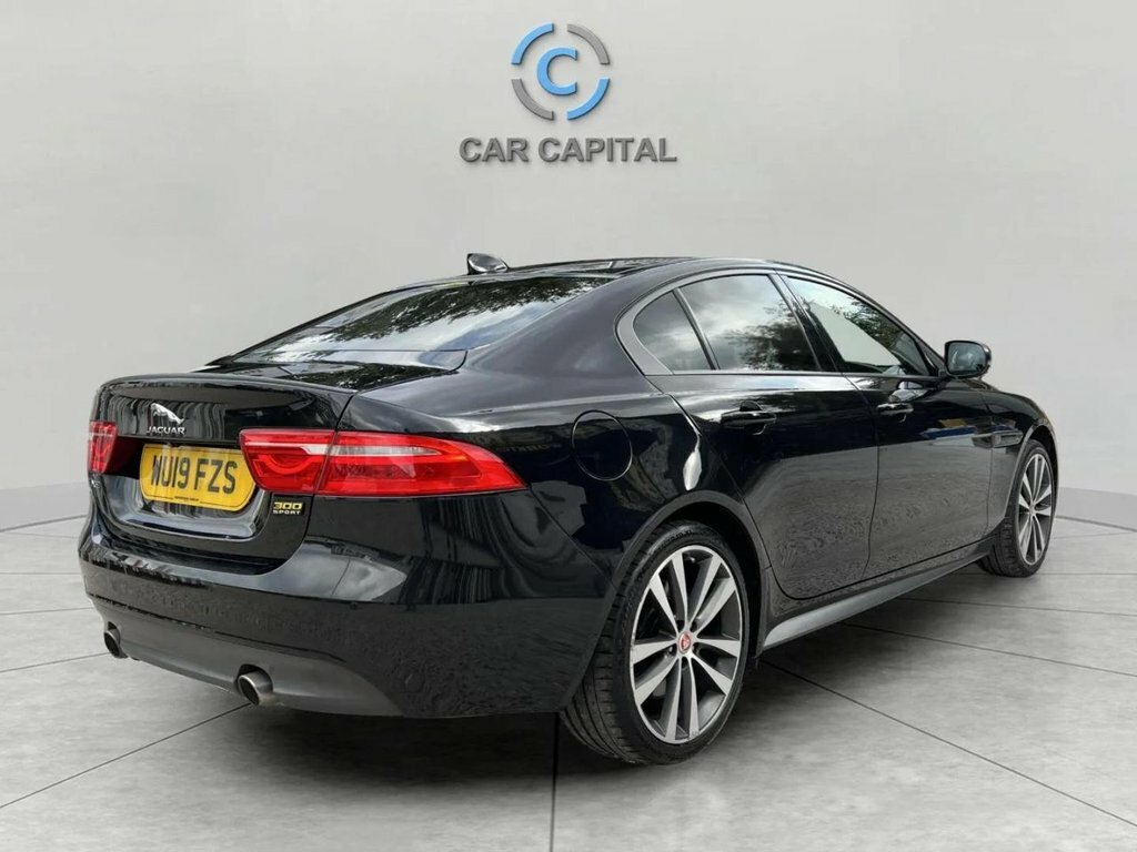 Jaguar XE 2L 300 Sport Black #4