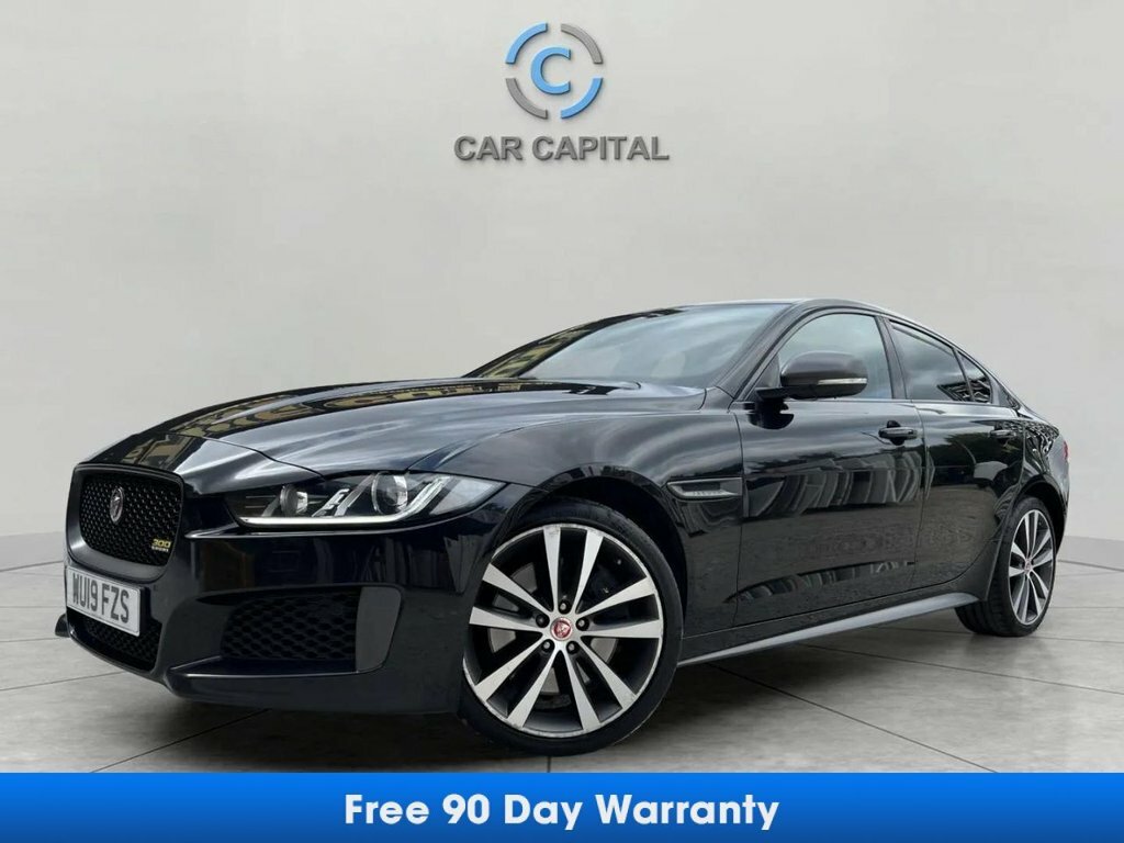 Jaguar XE 2L 300 Sport Black