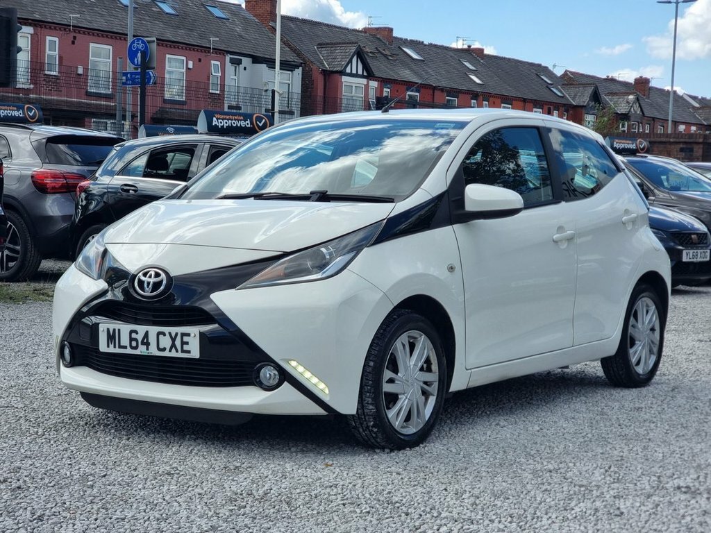 Toyota Aygo 1L X-pression White #4