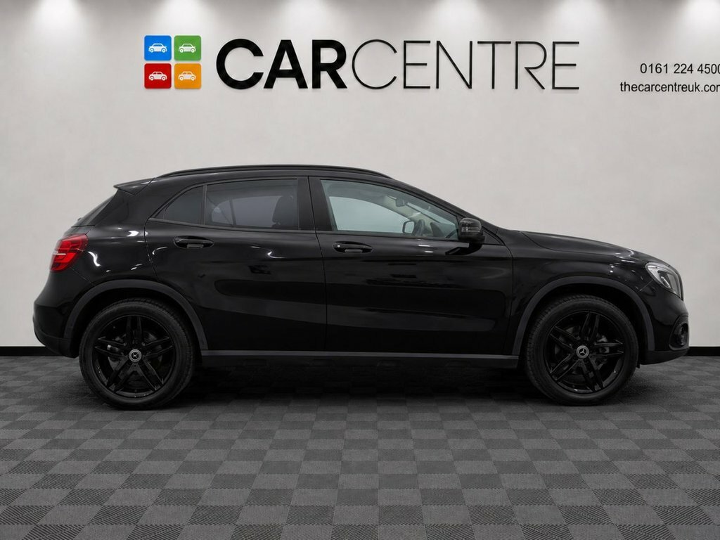 Mercedes-Benz GLA Class 1.6L Urban Edition Black #3