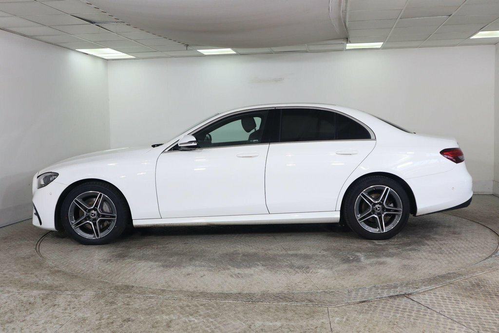Mercedes-Benz E Class 2L Amg Line White #5