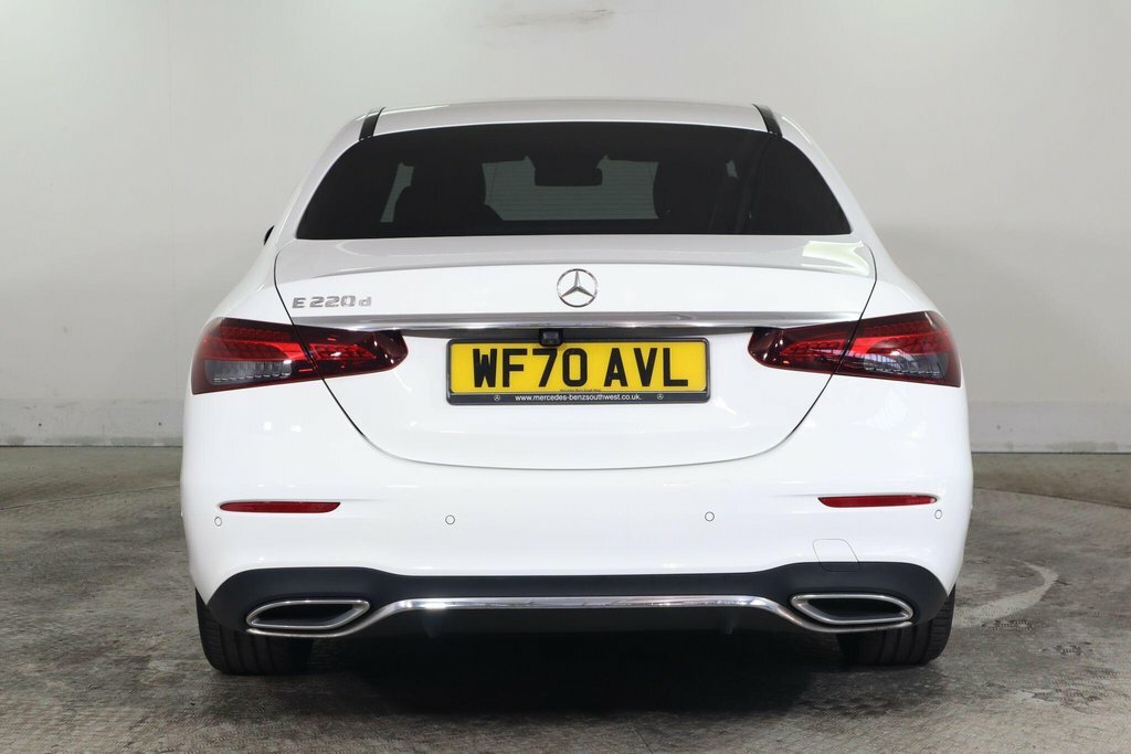 Mercedes-Benz E Class 2L Amg Line White #6