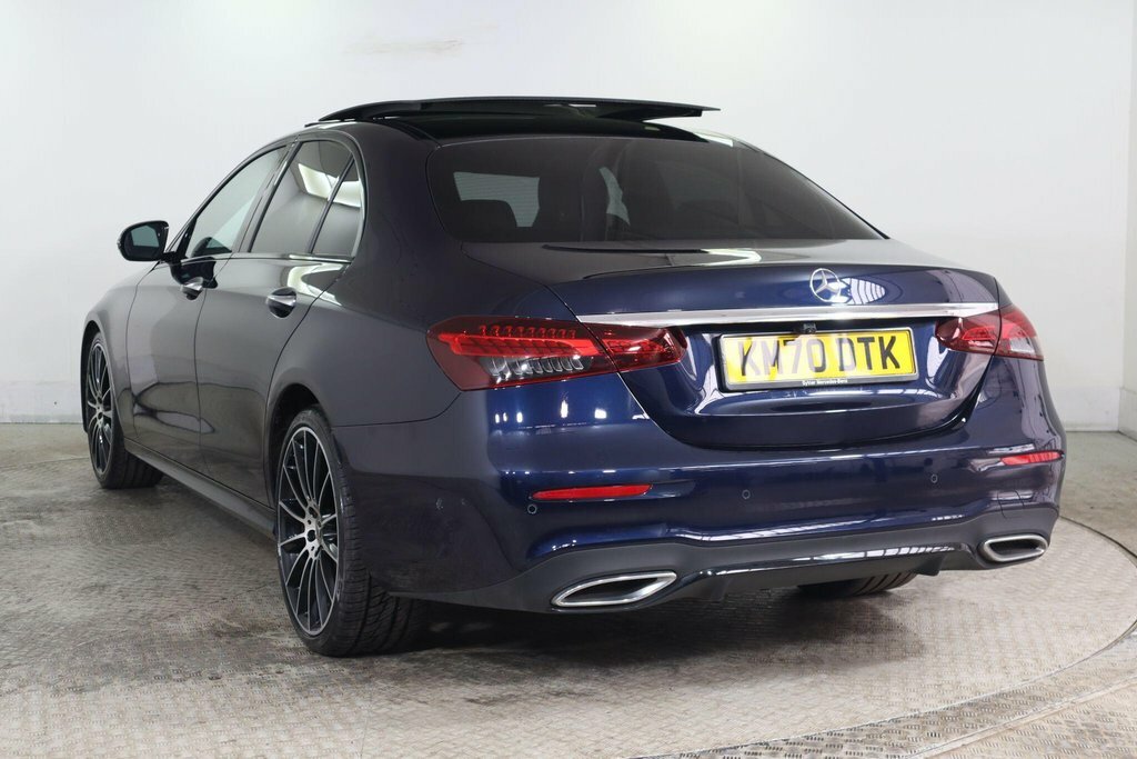 Mercedes-Benz E Class 2L Amg Line Night Edition Blue #4