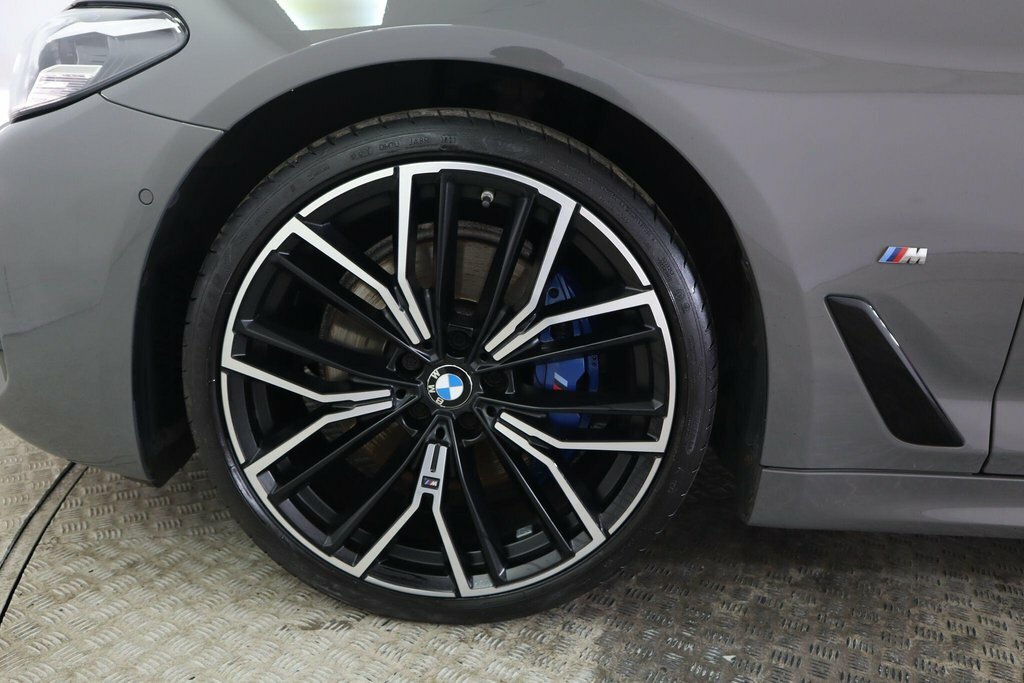 BMW 5 Series M550i Xdrive Black #32