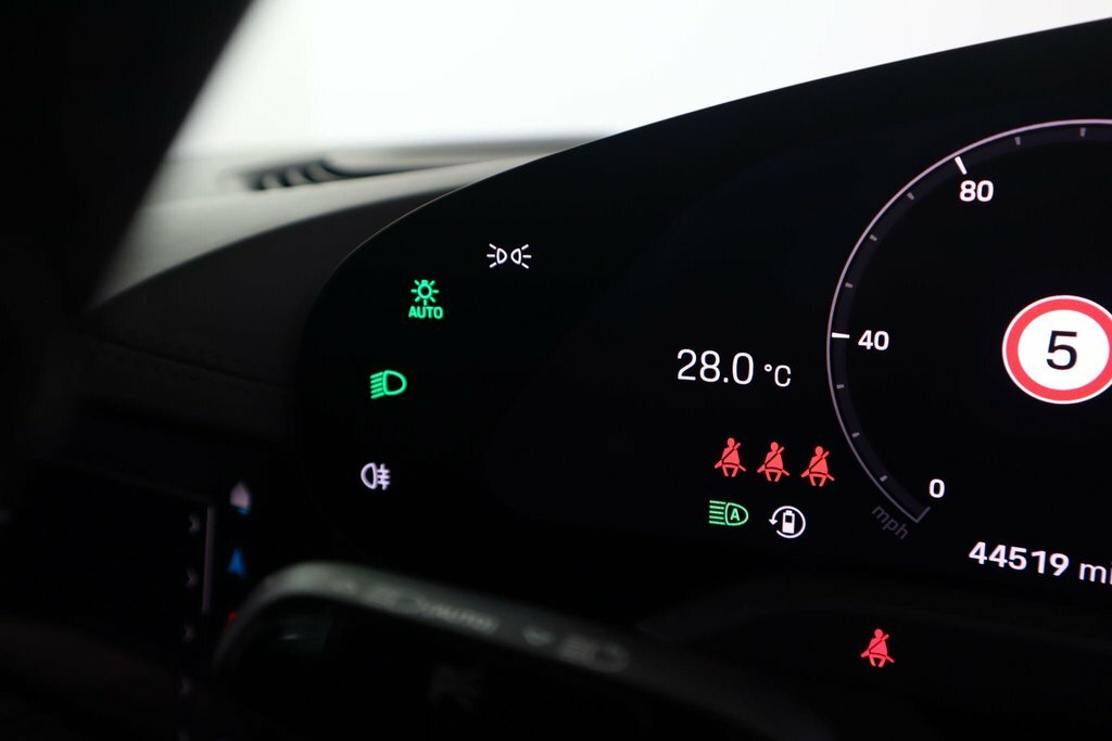 Porsche Taycan Performance Plus 93.4Kwh 4S Saloon Au Red #41