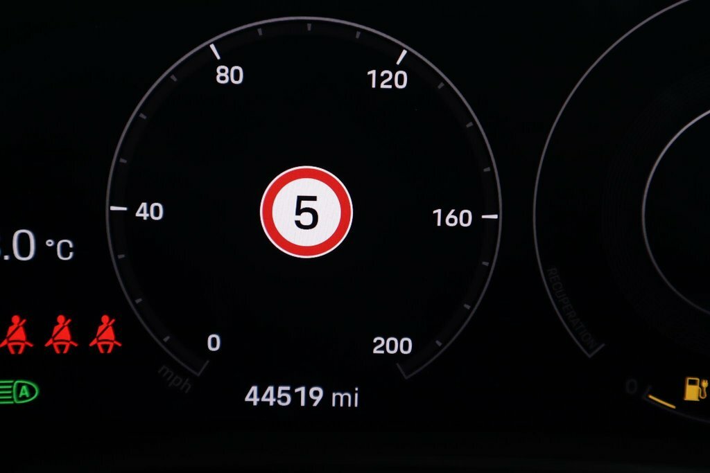 Porsche Taycan Performance Plus 93.4Kwh 4S Saloon Au Red #39