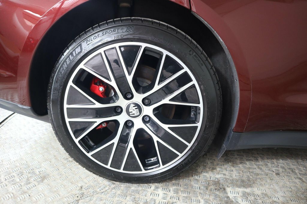 Porsche Taycan Performance Plus 93.4Kwh 4S Saloon Au Red #24