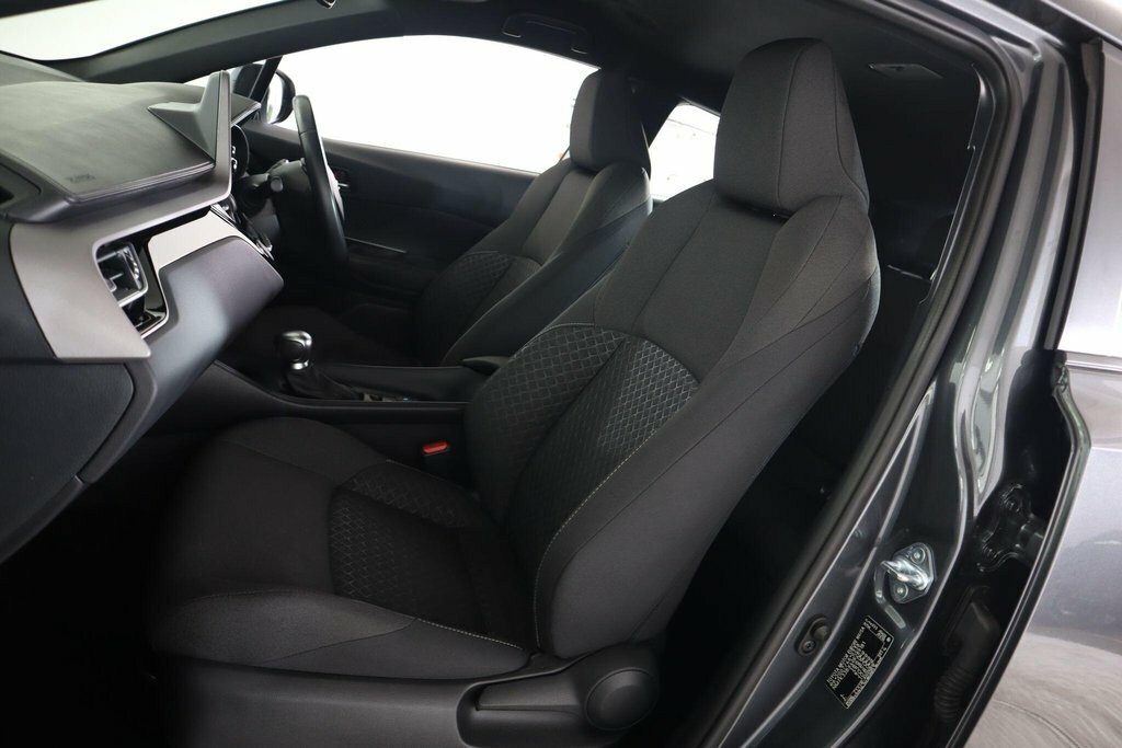 Toyota C-Hr Design 2.0 Hybrid Purple #43