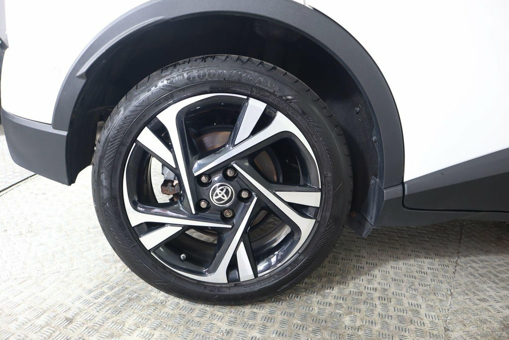 Toyota C-Hr Suv Grey #25