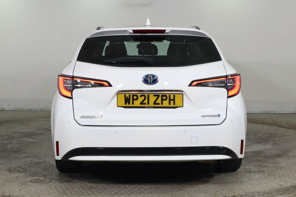Toyota Corolla 1.8L Icon Tech White #6
