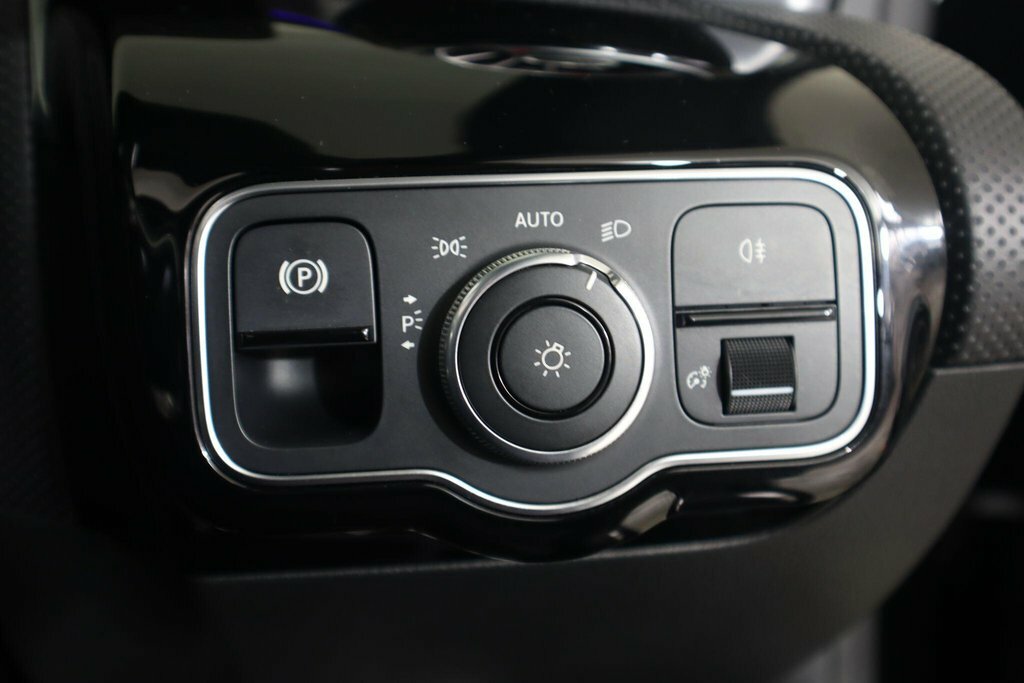 Mercedes-Benz CLA Class 1.6L Cla 180 Amg Line Edition 121 Bhp Black #19