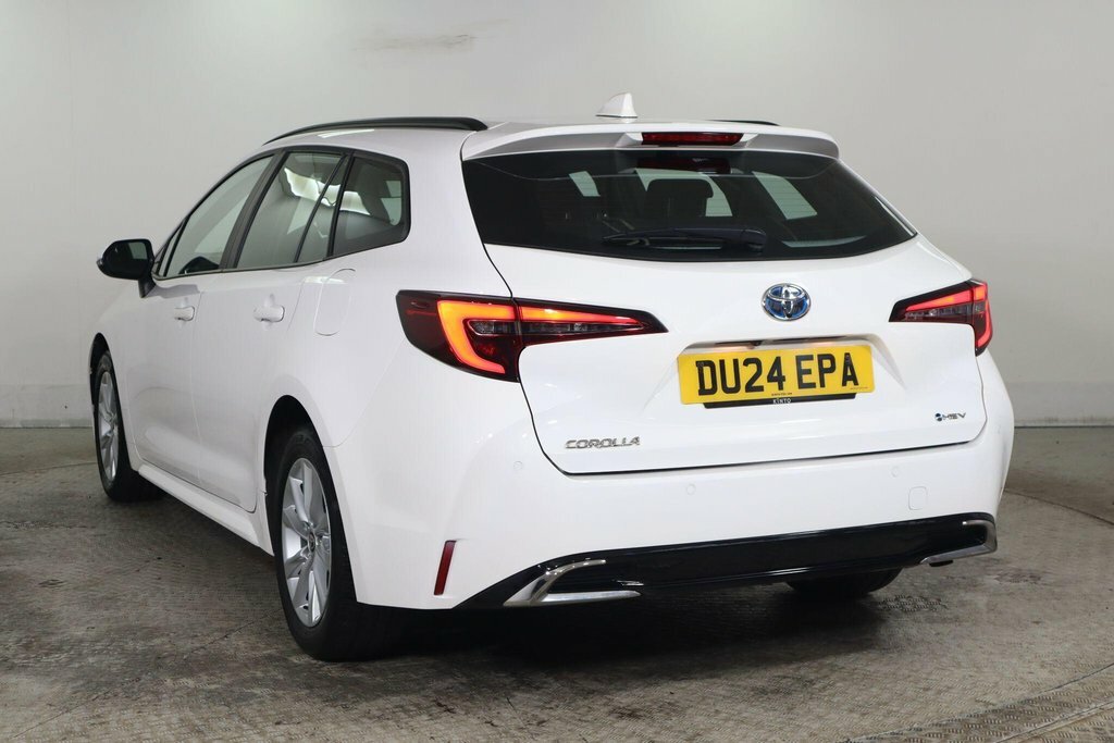 Toyota Corolla 1.8 Hybrid Icon Cvt White #4