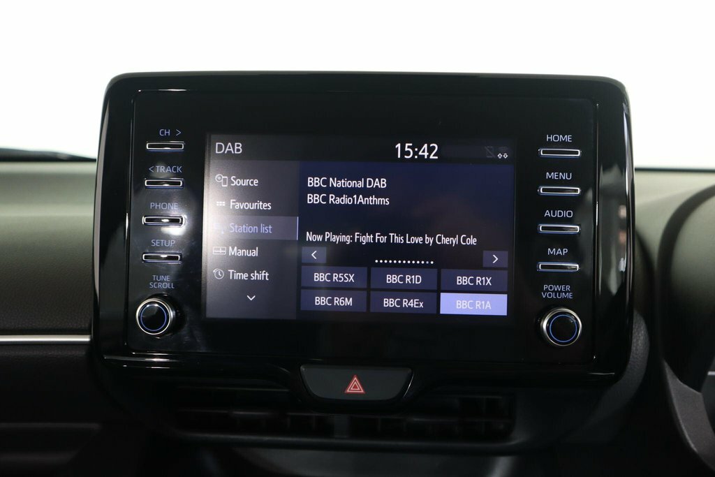 Toyota Yaris 1.5 Vvt-h Icon Hatchback Hybrid E-cvt E White #31